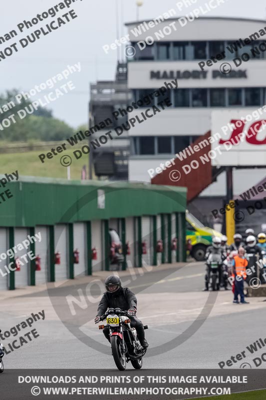 Vintage motorcycle club;eventdigitalimages;mallory park;mallory park trackday photographs;no limits trackdays;peter wileman photography;trackday digital images;trackday photos;vmcc festival 1000 bikes photographs